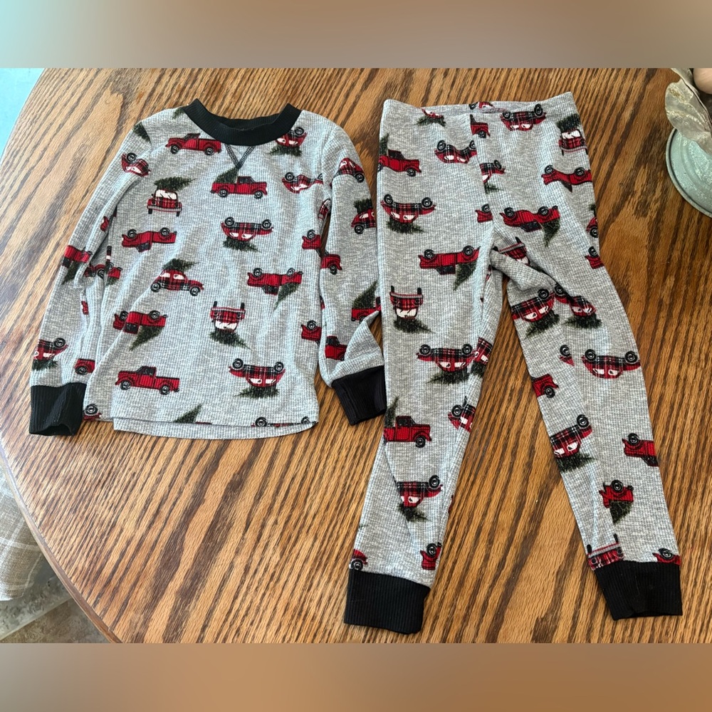 Boys Sz 4t pajama set